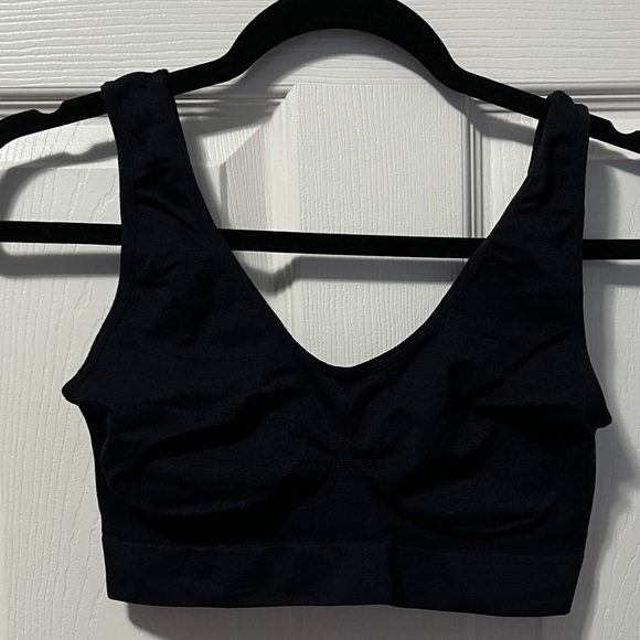 Source Unknown Other - Sports Bra Style Undergarment Black Light and Comfy Non-Padded No Wires